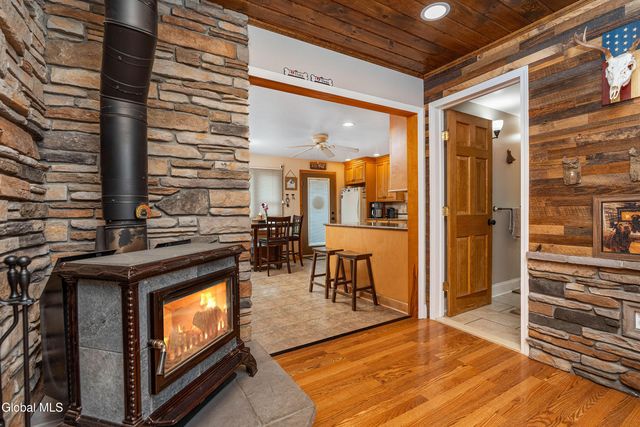 1297 Floral Avenue, Rotterdam, NY 12306