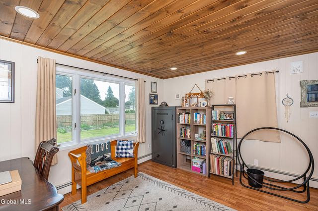 1297 Floral Avenue, Rotterdam, NY 12306