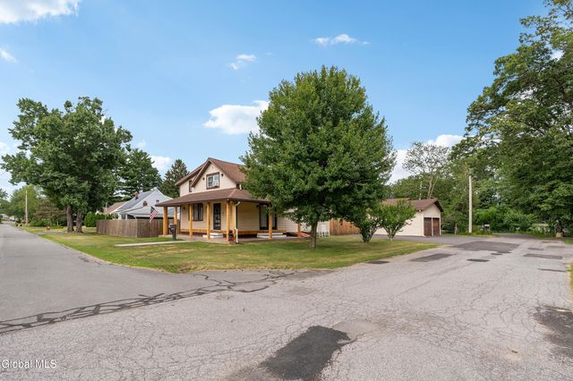 1297 Floral Avenue, Rotterdam, NY 12306