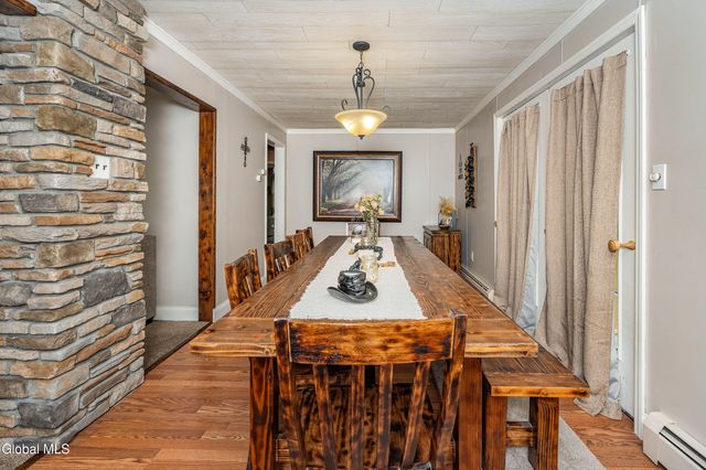 1297 Floral Avenue, Rotterdam, NY 12306