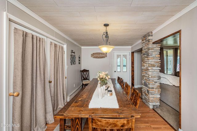 1297 Floral Avenue, Rotterdam, NY 12306