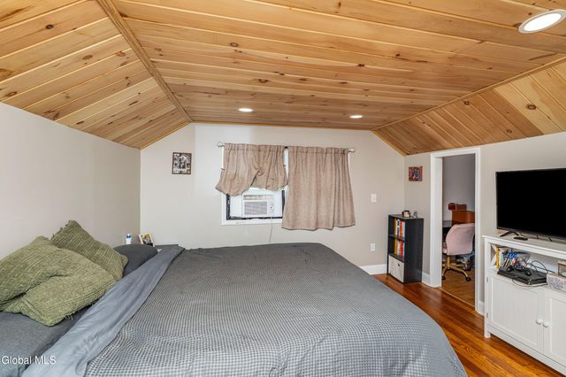 1297 Floral Avenue, Rotterdam, NY 12306