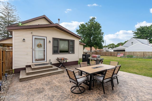 1297 Floral Avenue, Rotterdam, NY 12306