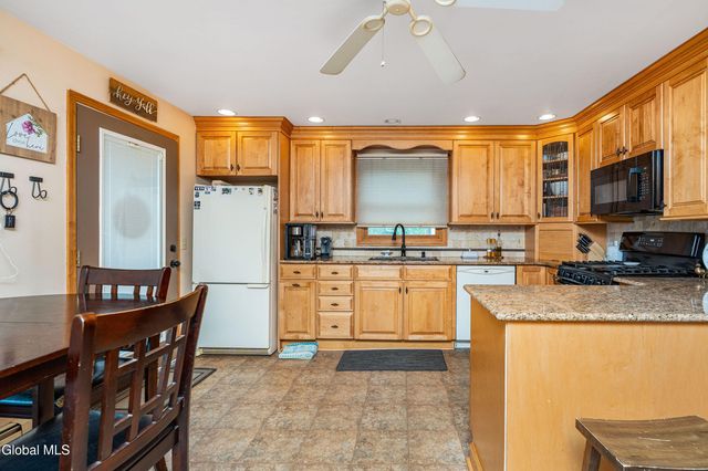 1297 Floral Avenue, Rotterdam, NY 12306