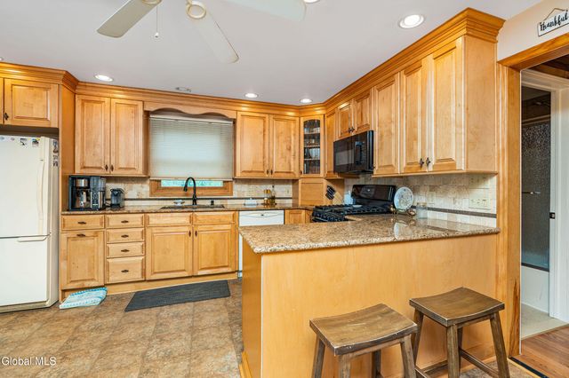 1297 Floral Avenue, Rotterdam, NY 12306