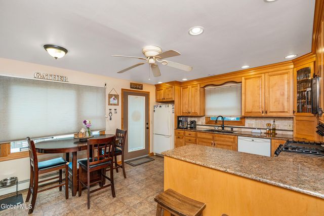 1297 Floral Avenue, Rotterdam, NY 12306