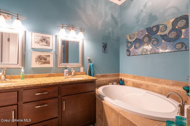 14071 N PRISTINE CIR, Rathdrum, ID 83858