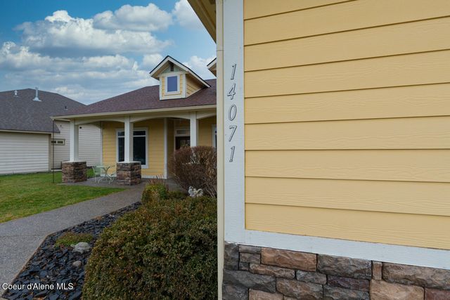 14071 N PRISTINE CIR, Rathdrum, ID 83858