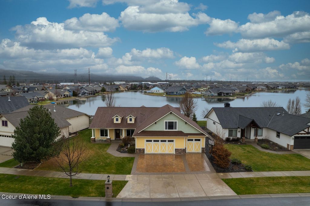 14071 N PRISTINE CIR, Rathdrum, ID 83858