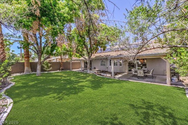 2027 Shadow Brook Way, Henderson, NV 89074