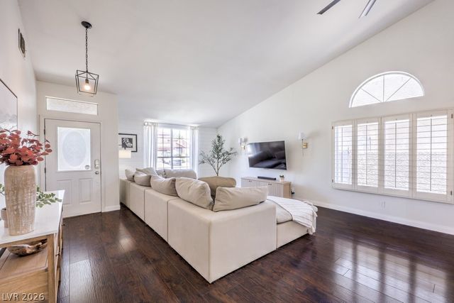 2027 Shadow Brook Way, Henderson, NV 89074