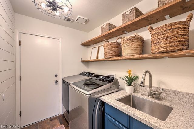 2027 Shadow Brook Way, Henderson, NV 89074