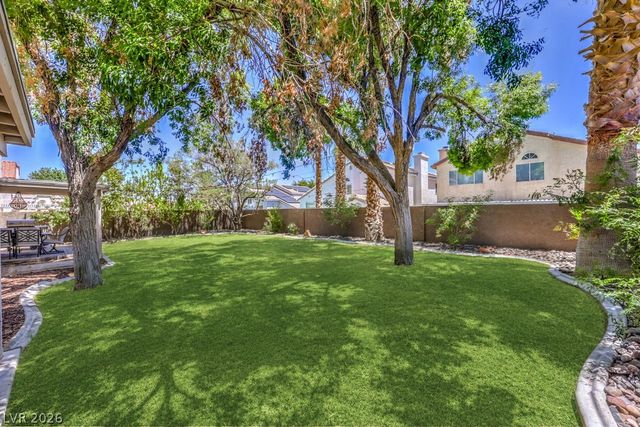 2027 Shadow Brook Way, Henderson, NV 89074