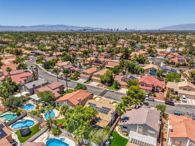 2027 Shadow Brook Way, Henderson, NV 89074