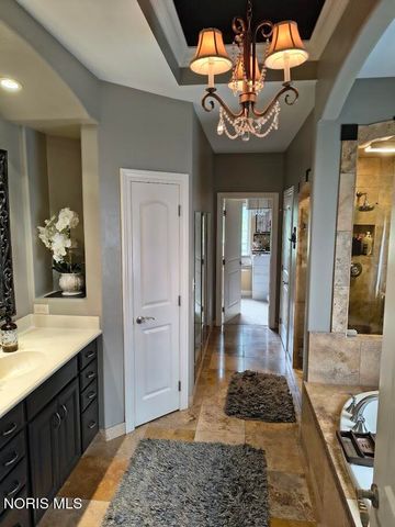 2942 Lexington Glen Boulevard, Monclova, OH 43542