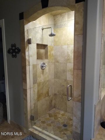 2942 Lexington Glen Boulevard, Monclova, OH 43542