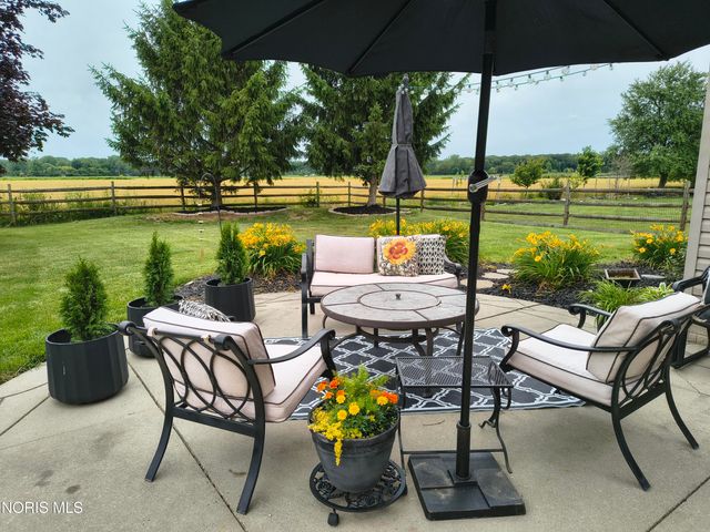 2942 Lexington Glen Boulevard, Monclova, OH 43542