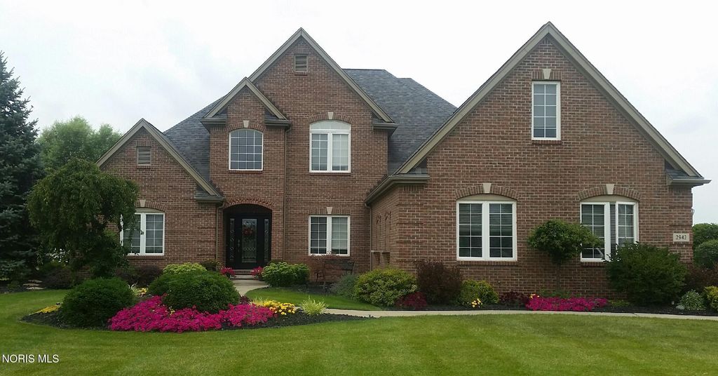 2942 Lexington Glen Boulevard, Monclova, OH 43542