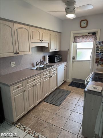 13151 Kings Point DR 7A, Fort Myers, FL 33919