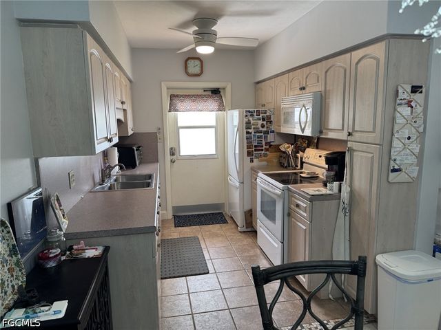 13151 Kings Point DR 7A, Fort Myers, FL 33919