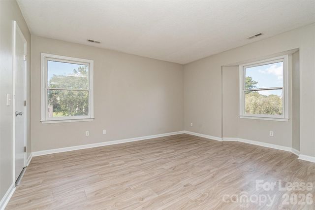 6165 Meadow Rose Lane, Charlotte, NC 28215