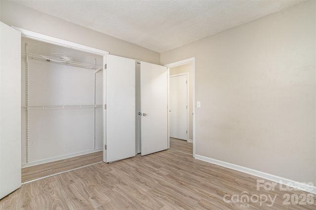 6165 Meadow Rose Lane, Charlotte, NC 28215