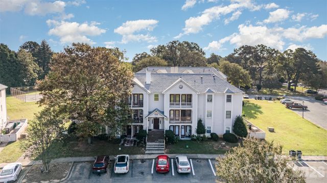 6165 Meadow Rose Lane, Charlotte, NC 28215