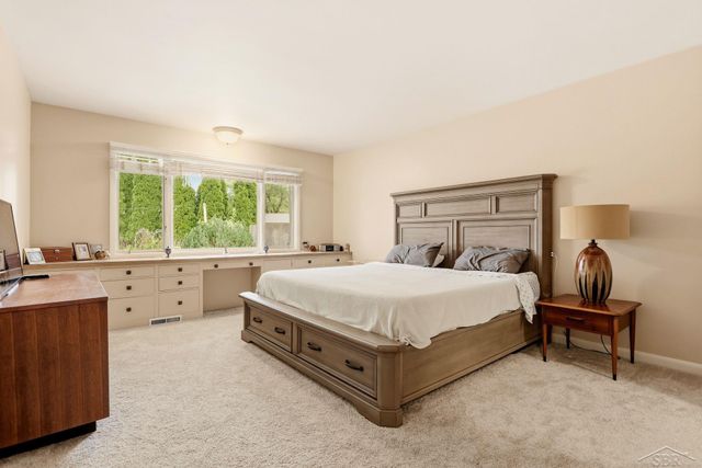810 Fairway Drive, Saginaw Twp, MI 48638
