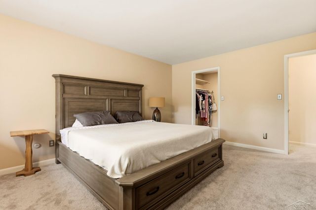 810 Fairway Drive, Saginaw Twp, MI 48638