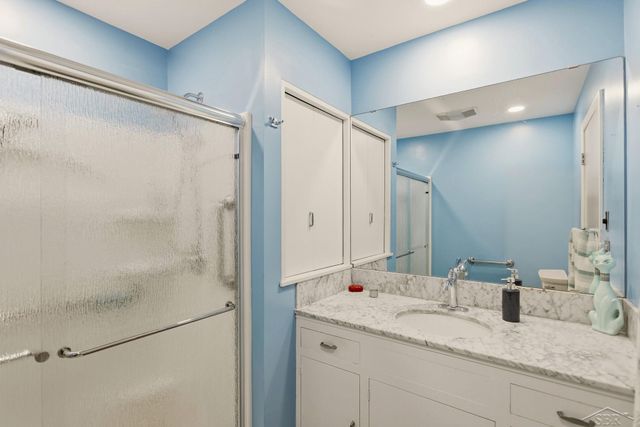810 Fairway Drive, Saginaw Twp, MI 48638