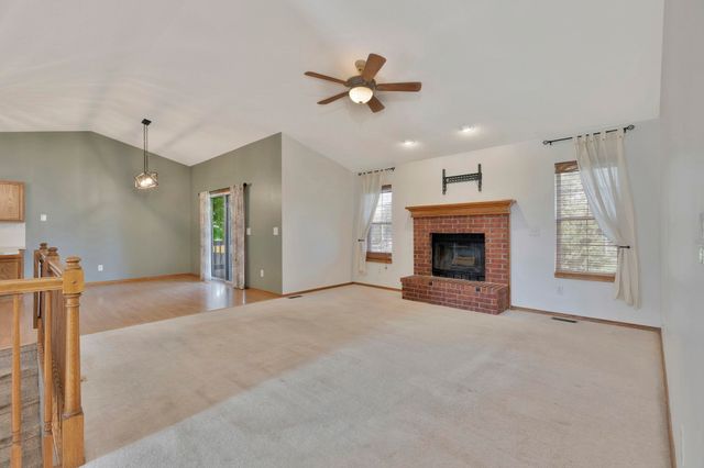 1341 N Lake Edge Cir, Goddard, KS 67052