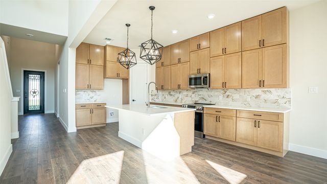 5702 Barkridge Drive, Granbury, TX 76048