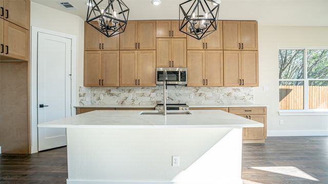 5702 Barkridge Drive, Granbury, TX 76048