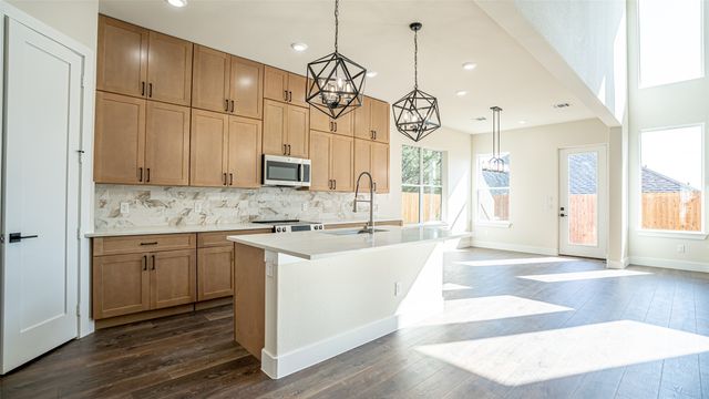 5702 Barkridge Drive, Granbury, TX 76048