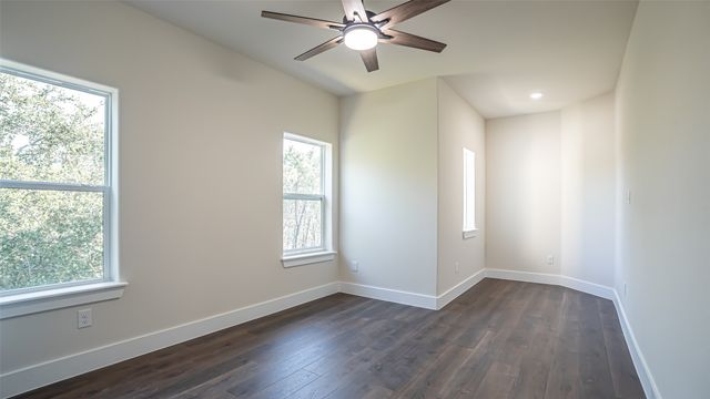 5702 Barkridge Drive, Granbury, TX 76048