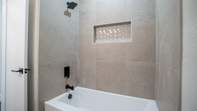 5702 Barkridge Drive, Granbury, TX 76048