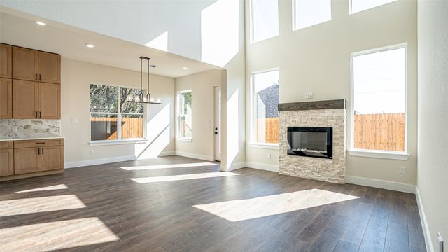 5702 Barkridge Drive, Granbury, TX 76048