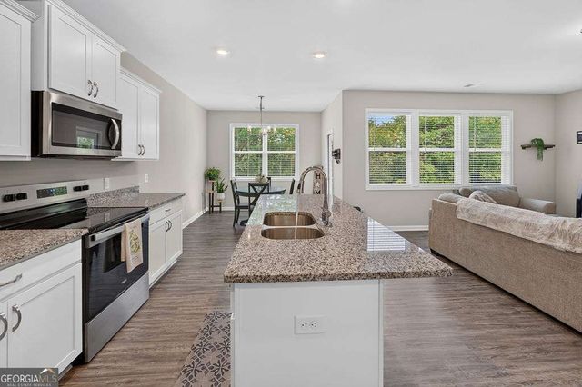 121 Mill Pond Lane, Calhoun, GA 30701