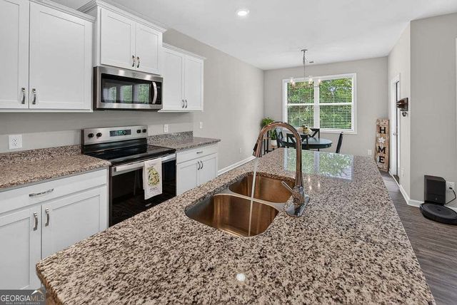 121 Mill Pond Lane, Calhoun, GA 30701