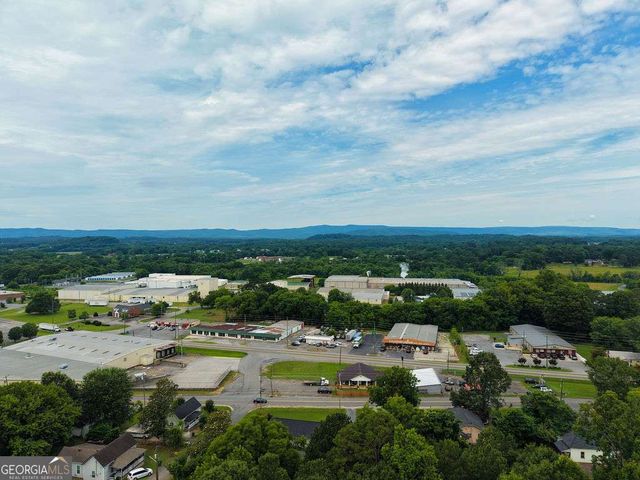 121 Mill Pond Lane, Calhoun, GA 30701