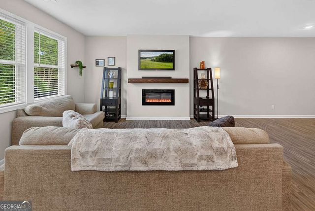 121 Mill Pond Lane, Calhoun, GA 30701
