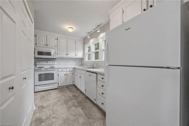 909 Chatfield Drive C, Jamestown, NC 27282