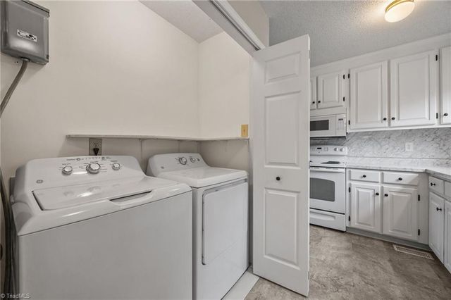 909 Chatfield Drive C, Jamestown, NC 27282