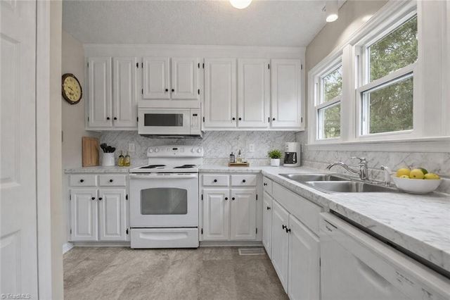 909 Chatfield Drive C, Jamestown, NC 27282