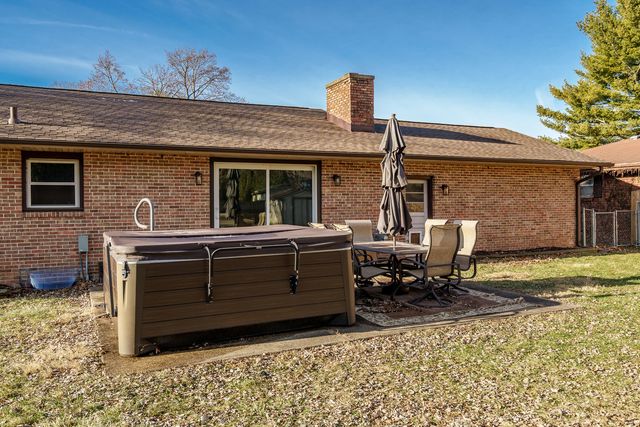 309 Whittemore Drive, South Beloit, IL 61080