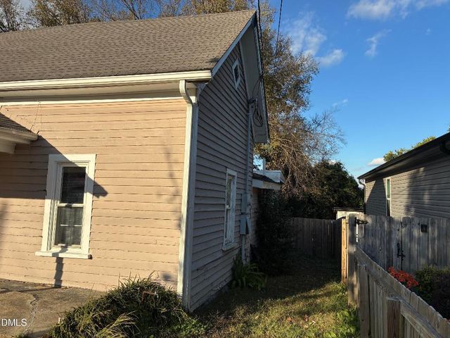 204 W Hill Street, Benson, NC 27504