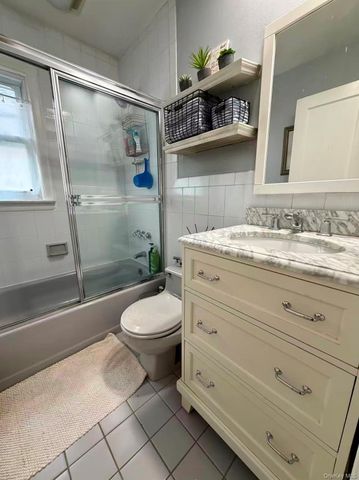 24125 85th Avenue, Bellerose, NY 11426