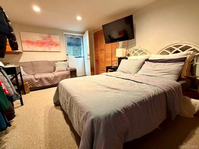 24125 85th Avenue, Bellerose, NY 11426