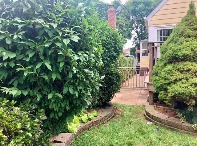 24125 85th Avenue, Bellerose, NY 11426