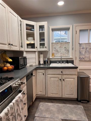 24125 85th Avenue, Bellerose, NY 11426